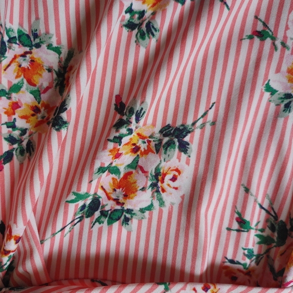 Floral Striped Top - fitted - Picture 2 of 3